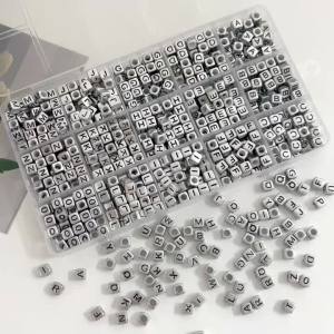 Bộ 50 Hạt Chữ Cái Acrylic 6x6mm Phối Ngẫu Nhiên Hình Vuông Dùng Làm Đồ Trang Sức Tự Làm - Vòng Tay Vòng Cổ
