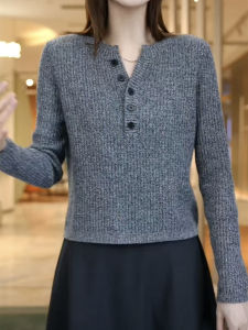 เสื้อสเวตเตอร์ถักสีเทาสำหรับผู้หญิง ฤดูใบไม้ร่วง/ฤดูหนาว 2025 แฟชั่นใหม่ เสื้อผ้าผู้หญิง ลำลอง ลดอายุ คอกลม แขนยาว ปกติ