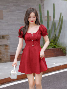 ชุดเดรสสีแดงคอต่ำเอวสูงสไตล์เกาหลีแขนพองทรงเอสำหรับผู้หญิงวัย 25-29 ปี ชุดเดรสฤดูร้อนสั้นทรงเอ