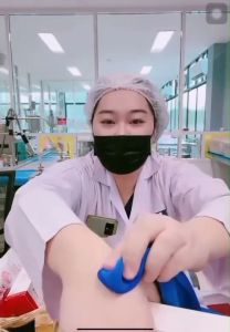 โฉมใหม่ กันแดดผู้ดี SPF50PA+++ เนื้อครีมกึ่งBB กันแดดรองพื้น ให้ความชุ่มชื้นระหว่างวันได้ดี เหมาะกับคนเป็นฝ้ากระ จุดด่างดำ