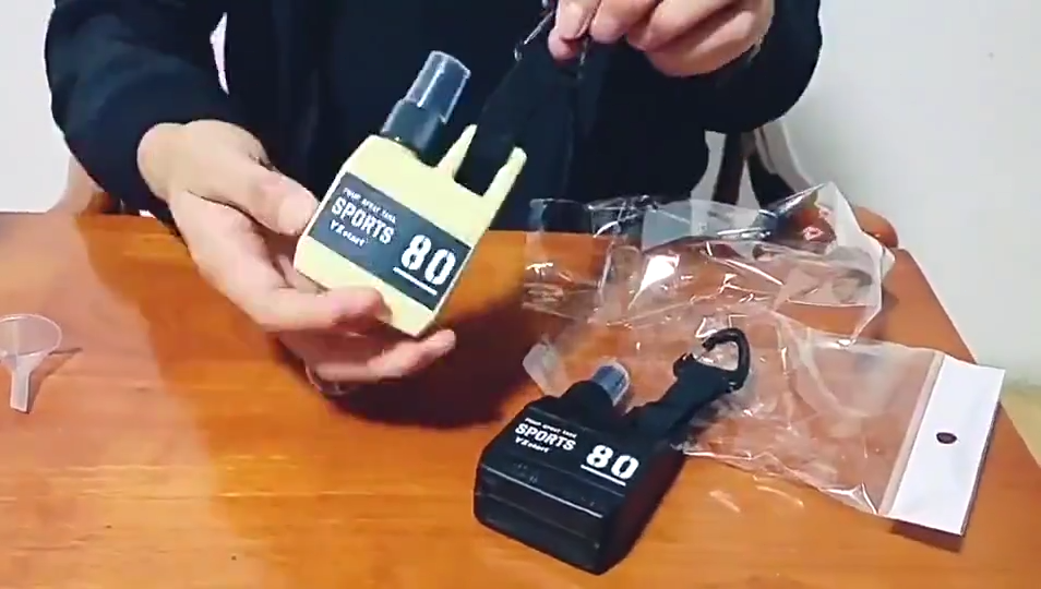 80ml Outdoor Spray Bottle Portable Hangable Travel Shading Sub Alcohol Spray Bottle