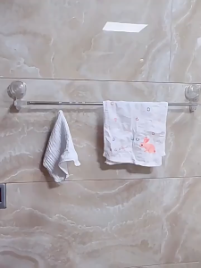 Suction Towel Rail Extendable Bathroom Towel Holder Wall Mounted with Stainless Steel Hanging Towel Bar Suction Cup Towel Rack Holder No Drilling Vacuum Towel Holder for Kitchen Balcony