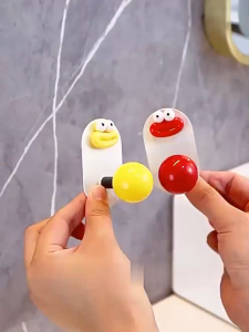 MD-C1426 Gantungan Tempel Dinding Dengan Motif Bulat Karakter Lucu / Gantungan Pakaian Tas Baju