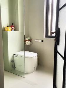 Morotel | Wall Mounted No Drilling Toilet Paper Holder