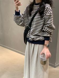 Retro Striped Long Sleeve round Neck Sweatshirt Womens Autumn Wear 2025 New Loose Design Casual Knitted Top Korean Style Commute
