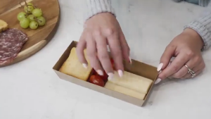 Sandwich Kraft Paper Box with Clear Lids Individual Charcuterie Sushi Disposable Container Grease-Resistant and Recyclable Paper Treat Boxes for Desserts Brown 10 Sets