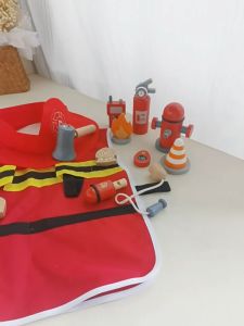 ĐỒ CHƠI MÔ PHỎNG DỤNG CỤ CỨU HỎA BẰNG GỖ UMU - BỘ NHẬP VAI NGHỀ NGHIỆP CHO BÉ