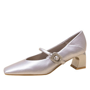 รองเท้าส้นสูง Mary Janes สีเงินสำหรับผู้หญิง ทรงหัวเหลี่ยม สไตล์ฝรั่งเศสย้อนยุค รองเท้าส้นหนา รองเท้าแฟชั่นฤดูร้อน 2025