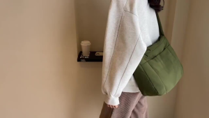 2024New Messenger Shoulder Bag/Down Fabric Quilted Padded Totes Bag/Adjustable Length Large Capacity Crossbody Sling Bag