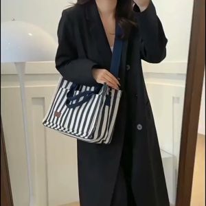 สำหรับกระเป๋าสะพายใบจั้มโบลาย 3 สี 2 เเบบ ทรงเหลี่ยมใส่ iPad ดำ เเดง น้ำเงิน ถือได้ สะพายได้