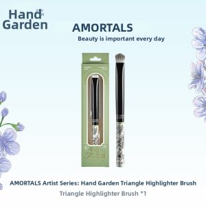 AMORTALS | Facial Highlight Brush Triangle Shape For Side Face 1pcs