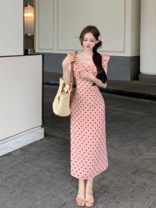 VKSOD | ชุดเดรสสั้นผ้าลายจุดสีชมพู ทรงเข้ารูป แขนกุด คอเหลี่ยม กระโปรงทรงเอ สำหรับผู้หญิงในฤดูร้อน 2025 ดีไซน์เก๋ไก๋