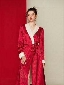 Red Stripe Velvet Wedding Bride Long Bathrobe