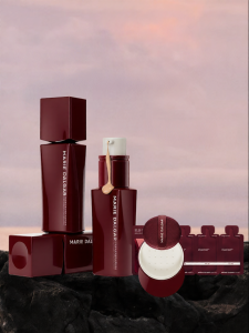 Marie Dalgar | Long-lasting Moisturizing Powder Foundation for Dry Skin