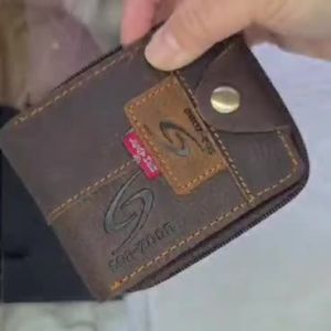 Geniune Cow Leather Zip & Clip Mens Short Wallet/100% Kulit Lembu Tulen Dompet Pendek Zip & Clip Lelaki.Ready Stock!!