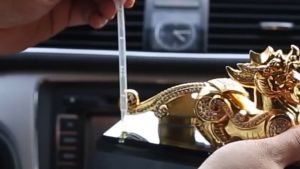 Tượng Tỳ Hưu Phong Thủy Trang Trí Bàn Làm Việc Để Taplo Ô Tô Cao Cấp ( Tặng Kèm Nước Hoa )