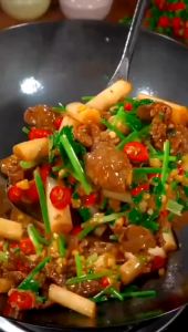 【现货READY STOCK】 -农家万能小炒肉酱 80g Non Spicy Stir Fried Meat Sauce 小炒肉酱 炒肉片/炒青菜