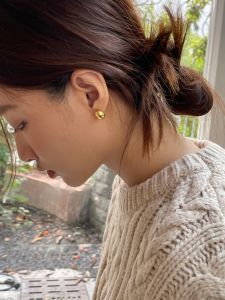 925 Sterling Silver Earrings Women Fashion Hoop Earrings Fresh out New Style Small Design Sense Pure Silver Needle Gold Earrings