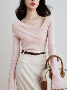 เสื้อสเวตเตอร์คอเฉียงสีพื้นสุดหรูหราสำหรับผู้หญิง เสื้อคลุมยาวปกติแขนยาวผ้าขนสัตว์ฤดูใบไม้ผลิ 2024 เสื้อคลุมแบบลำลอง