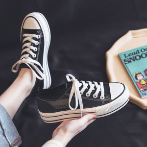 รองเท้าผ้าใบพื้นหนาสำหรับผู้หญิงในช่วงฤดูร้อน ระบายอากาศได้ดี สไตล์ลำลอง รองเท้าส้นแบนแบบสวม สวมใส่สบาย สีขาว