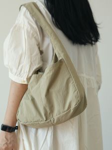 Casual Nylon Tote Bag for Women Soft Shoulder Strap Pure Color Block Style Versatile B536 Model for Work and Commute