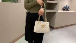 Tas Selempang Kulit Wanita Terbaru 2024