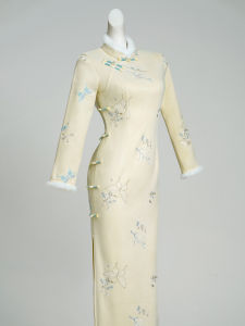 Flattering Waist-cinching Cheongsam Embroidered Long Sleeve Large Size Slimming Conceal Belly Young 2026 New Style