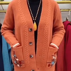 Large Size Knitted Cardigan with Pockets Fashionable Ladies Outerwear High End Base Shirt Womens Korean Style Long Sleeve V Neck
