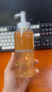 Sữa tắm cho chó mèo chăm sóc lông toàn diện Golden Bloom của Oliver chai 300ml (mẫu mới) - Hara Pet Store