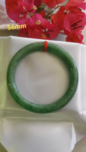 🩸🍁🩸Vòng Cẩm Thạch tự nhiên mới vip Đậu Lý Sao Sao 56mm x cọng 85mm cao cấp sịn đẹp màu xanh đậu lý bông đậm đều bóng mượt đẹp Nữ 54kg - 64kg đeo rất đẹp sang tay món quà tặng Mẹ  người thân ý nghĩa có 2980k ạ