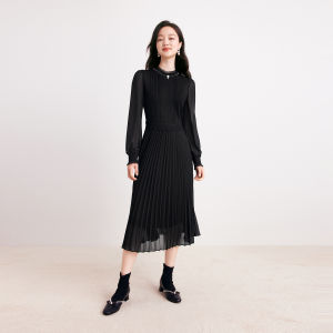 Koradior | French Romantic Half-high Neck Knitted Pleated Dress