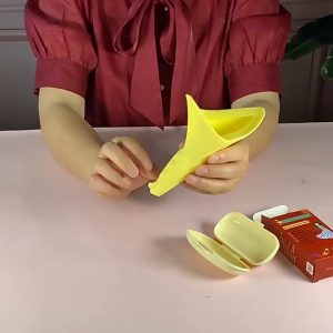 JIEMUโถปัสสาวะผู้หญิงพกพา พับได้ ใช้เดินทาง แคมป์ปิ้ง ทำจากซิลิโคน กรวยฉี่ สตรี ที่ฉี่สำรองฉุกเฉิน อ่อนนุ่ม ไม่เสียงทรง