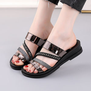 Womens Summer Flat Bottom Sandals Outdoor Beachwear Fashionable Light Comfortable Water Diamond Anti-slip Slippers