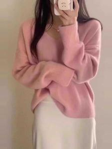 Fall and Winter Plus Size Plus Size Ladies Inner V-neck Sweater Womens Slimming New Knitting Bottoming Shirt Chic Loose All-Matching Top