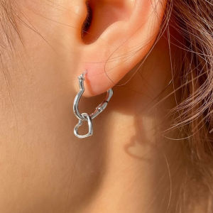 ต่างหูห่วงหัวใจกลวงดีไซน์เรียบง่ายสำหรับผู้หญิงต่างหูแฟชั่นสีเงินแบบเจาะสำหรับเด็กผู้หญิงของขวัญเครื่องประดับหูแนววินเทจ