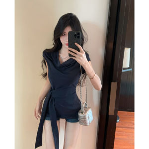 YUEZHONGWEI | เสื้อยืดแขนสั้นคอวีสีขาวสไตล์ฝรั่งเศสสำหรับผู้หญิงในช่วงฤดูร้อน เสื้อผ้าทำงานสไตล์เกาหลี ทรงหลวม ปกติ