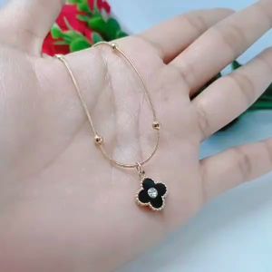 Kalung Clover Titanium Premium Perhiasan Aksesoris Lapis Emas Anti Karat Anti Luntur G25-11D
