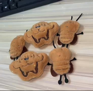 Gantungan Kunci Boneka Kecoa Kartun Lucu Liontin Aksesori Ransel Pelajar🔥Lovelylife