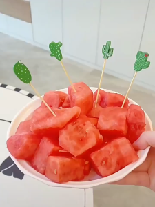 Stirrable Bamboo Fruit Picks - 100Pcs Food Safe No Burr Long Skewers for Cocktail Fruit Salad