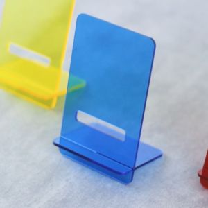 Pajangan Jam Tangan Stand Display Akrilik Warna 1 - INPI House