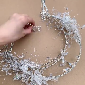 YADORNOS Set Klip Telinga Simpai Rambut Fashion Ikat Kepala Pengaturan Manik Bening Penuh dengan Rumbai