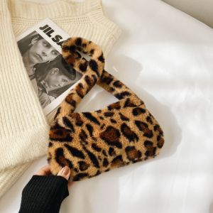 Trendy Fashionable Versatile Underarm Bag 2025 New Handbag Spicy Girl Leopard Print Ladies Plush Bags Soft Zipper Closure Commute