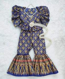 ชุดเซทเสื้อแขนพองผ้าพิมพ์ทองลายไทย+ กางเกงขาบาน (ไม่รวมเครื่องประดับ) สีน้ำเงินสีม่วง