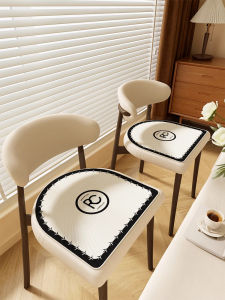 Ice-Cool Feeling Horse Hoof Shaped Dining Table Chair Pad Luxury Sensation Four Seasons Universal Summer Chill Comforter