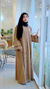 Dianaura YUNIA ABYA BY DIANAURA Abaya Terbaru Mewah & Sederhana Lebar Dada 110 cm Panjang 140 cm Pilihan Tepat untuk Gaya Elegan