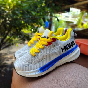 Sepatu wanita running import ringan berkuitas