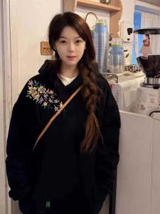 เสื้อสเวตเตอร์คอกลมแขนยาวทรงหลวมสไตล์อเมริกันสีดำ ผ้าฝ้ายแท้ ทรงหลวม สำหรับผู้หญิง เสื้อคลุมกันหนาวแบบหนา