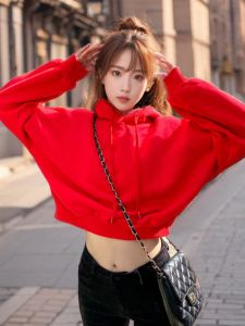 เสื้อฮู้ดแขนยาวบุขนแกะเอวสูงสีแดง สำหรับผู้หญิง เสื้อคลุมกันหนาวแบบลำลอง ฤดูใบไม้ร่วง/ฤดูหนาว สไตล์อเมริกัน หลวมๆ สวมใส่สบาย โชว์หน้าท้อง