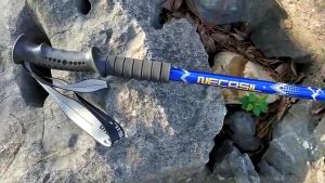 Tongkat mendaki outdoor profesional dengan ujung T/pegangan lurus dapat disesuaikan dan diperpanjang
