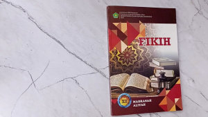 Buku Siswa Fikih Kelas 12 MA KEMENAG KMA 183